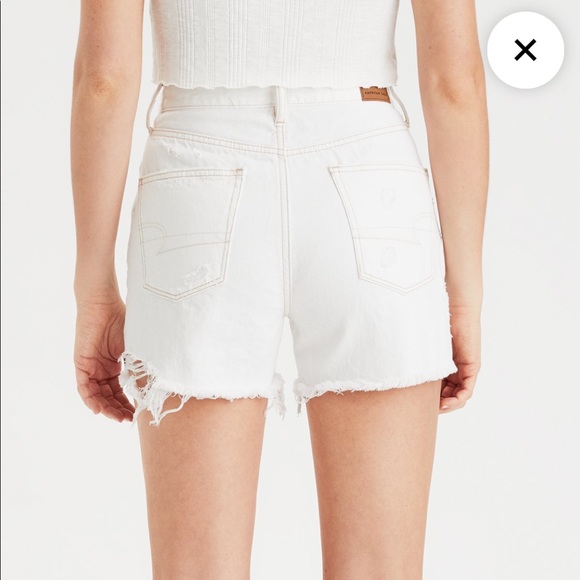 NWT! American Eagle White 90’s Boyfriend Shorts! - Picture 2 of 10